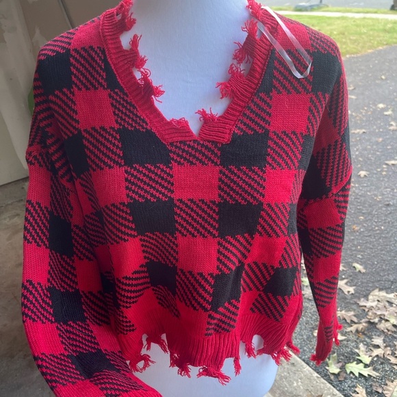 Checkered Sweater - Picture 1 of 3